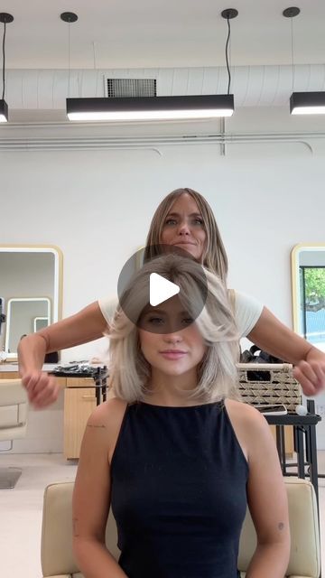 Chrissy Ellingson Rasmussen on Instagram: "Comment lifetime to get all our cuts, color, & extensions updates we do behind the chair at Habit! Comment lookbook for @gracienielson’s beachy blonde hair color formula! Habiteducation.com 🤗" Blonde Layered Lob, Blonde Mom Hair, Straight Bob With Layers, Savannah Chrisley Hair, Blonde Layers Medium, Short Layered Blonde Hair, Long Bob Blond, Blonde Lob Haircut, 2024 Blonde Hair Trends