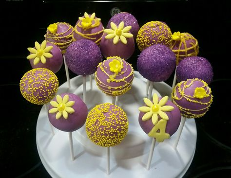 Tangled themed Cake Pops Rapunzel Strawberries, Tangled Themed Desserts, Tangled Cake Pops, Tangled Themed Snacks, Rapunzel Dessert Table, Tangled Snacks, Tangled Desserts, Rapunzel Cake Pops, Tangled Cake