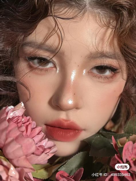 Douyin Jelly Makeup, Cottagecore Wedding Makeup, Cottagecore Aesthetic Makeup, Ethereal Aesthetic Makeup, Rosy Aesthetic, Chinese Makeup Look, Soft Cottagecore Aesthetic, Twst Oc, Rosy Makeup