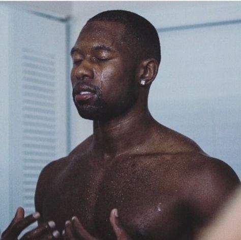 Trevante Rhodes Moonlight, Travante Rhodes, Trevonte Rhodes, Actors Lifestyle, Trevante Rhodes, Chocolate Men, Dark Skin Men, Black Boys, Black Culture