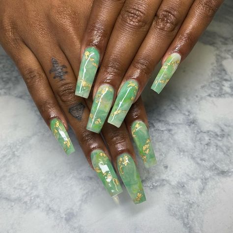 Jade Nails Acrylic Coffin, Pink And Green Ombre Nails, Jade Color Nails Acrylic, Green Jade Nails, Jade Almond Acrylic Nails, Jade Color Nails, Jade Nails With Gold, Jade And Gold Nails, Peridot Nails