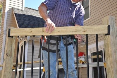 How to Install Deck Rail Balusters | Decks.com Glass Railing Deck, Deck Railing Systems, Deck Balusters, Deck Railing Design, Pergola Carport, Pergola Design, Deck Stairs, Deck Railing, Porch Railing