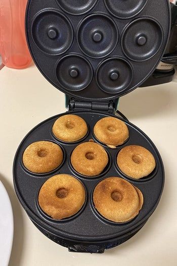 Donut Maker Machine, Mini Donut Maker, Best Gifts Under 50, Mini Donuts Maker, Kid Friendly Breakfasts, Maple Frosting, Spring Roll Wrappers, Donut Maker, American Cake