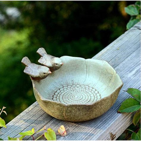 Ceramic Bird Bath, Bird Bath Garden, Cerámica Ideas, Garden Pottery, Feeding Station, Ceramic Tray, Bird Supplies, Memorial Garden, Ceramic Birds