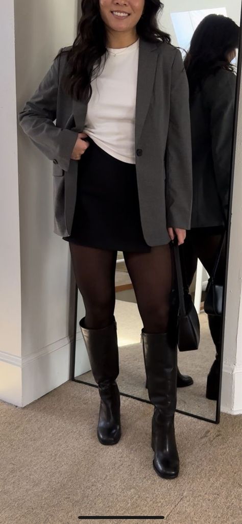 Black Mini Skirt Winter Outfit, Mini Skirt Boots Outfit, Grey Blazer Outfit Work, Black Mini Skirt Outfit Ideas, Black Mini Skirt Outfit Fall, Leather Knee High Boots Outfit, Skirt Blazer Outfit, Mini Black Skirt Outfit, Knee High Boot Outfits