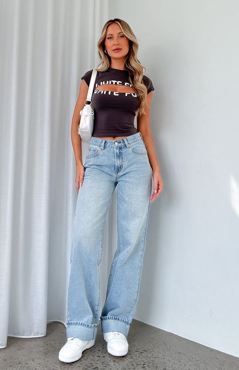 Light Wash Jeans Outfit, Light Jeans Outfit, Wash Jeans Outfit, Low Rise Straight Leg Jeans, Light Color Jeans, Straight Leg Jeans Outfits, Jeans Outfit Fall, Always Be Yourself, Jeans Light Blue