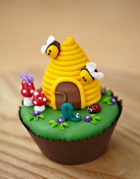 Cute cupcakes. Beehive Cupcakes, Bee Cupcakes, Cake Wrecks, Bee Cakes, Cupcakes Decorados, Creative Cupcakes, May Day, Rosh Hashanah, Fun Cupcakes