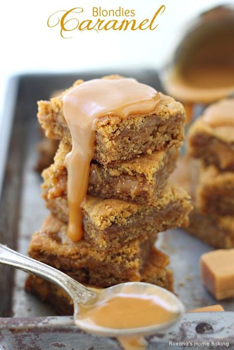 Salted Caramel Blondies Salted Caramel Blondies Recipe, Caramel Blondies, Caramel Blondie, Resep Brownies, Think Food, Yummy Sweets, How Sweet Eats, Eat Dessert, Sweets Desserts