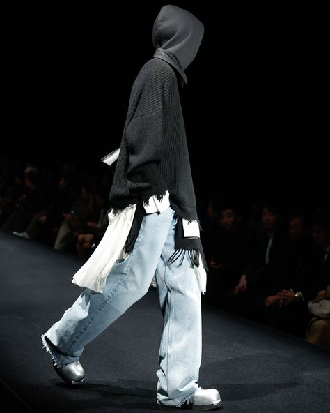 Maison Margiela Runway, Martin Margiela Runway, Margiela Menswear 90s, Mm6 Maison Margiela 2023, Margiela Archive, Sick Clothes, Mm6 Maison Margiela, Sportswear Brand, Fashion Design Clothes