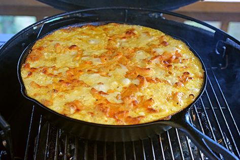 Big Green Egg Mac And Cheese, Egg Mac And Cheese, Kamado Recipes, Bge Recipes, Kamado Joe Recipes, Kamado Grill Recipes, Skillet Mac And Cheese, Big Green Egg Grill, Green Egg Grill