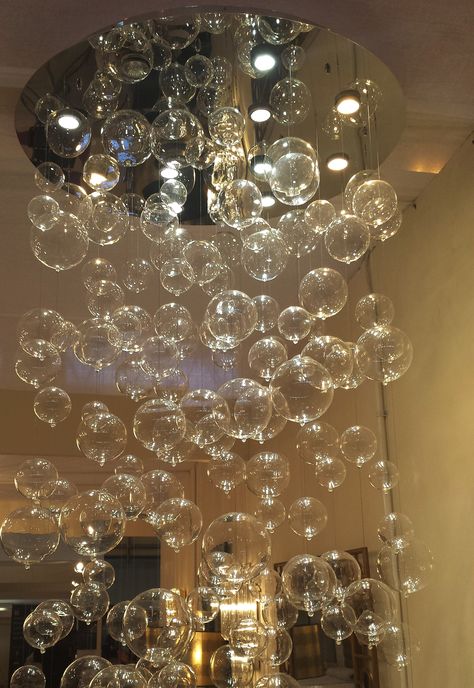 Bubble Decor, Disco Party Decorations, Prom Themes, Glamour Decor, Wedding Bubbles, Prom Decor, Prom Theme, Bubble Lights, Exhibition Stand Design