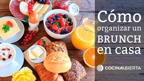 Cómo organizar un brunch en casa - Hogarmania Outfits Para Brunch, Table Brunch, Brunch Ideas For A Crowd, Mother's Day Brunch Menu, Brunch Party Recipes, Brunch Table Setting, Brunch Restaurant, Brunch Party Decorations, Mimosa Brunch