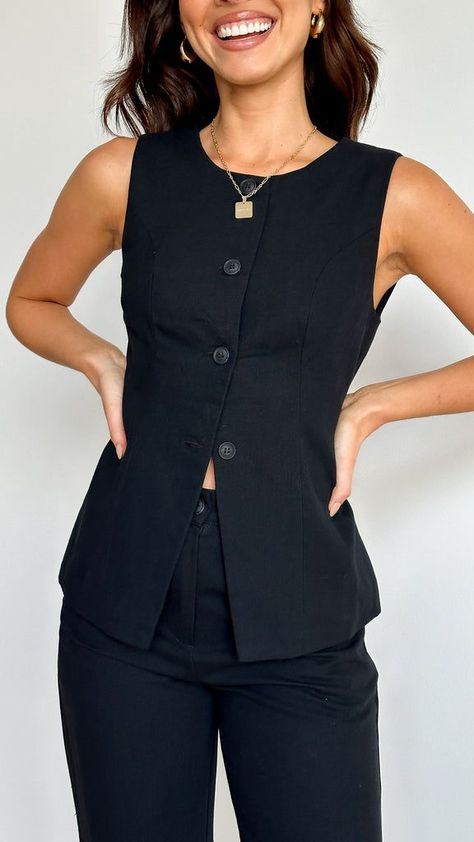 Waistcoat Outfit Women, Black Vest Outfit, Waistcoat Outfit, Black Suit Vest, Vest Outfits For Women, Women's Vests, Vest Style, Black Model, Fashion Mistakes