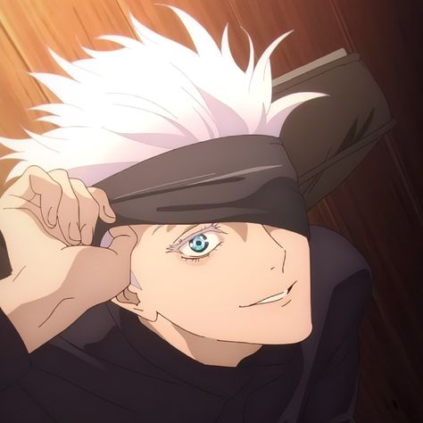 Gojo Lifting Blindfold, Gojo Blind Fold, Gojo Screencaps, Goju Santoro, Gojo Smiling, Gojo Smile, Baby Gojo, Gojo Anime, Jjk Gojo