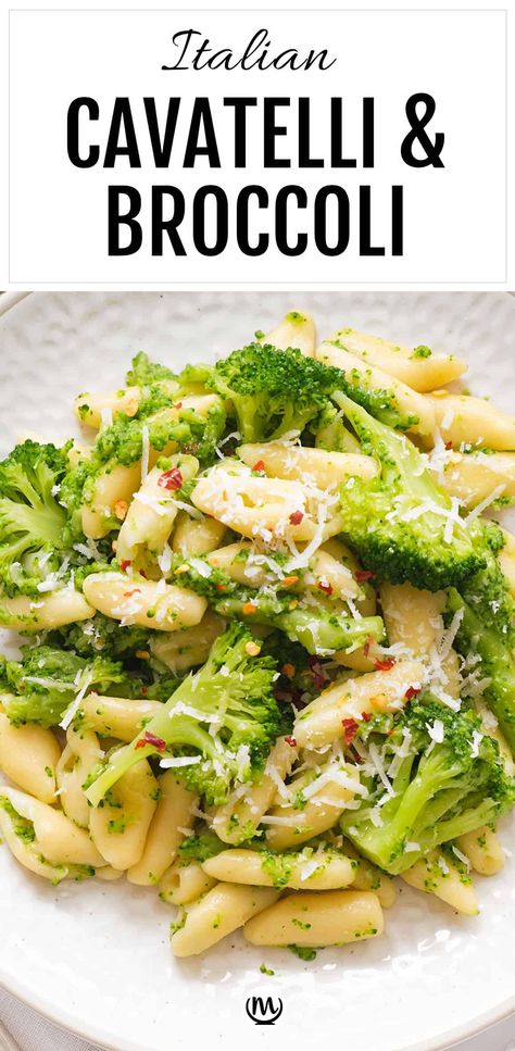 This homemade cavatelli and broccoli is absolutely a match made in heaven: it’s simple yet satisfying, flavour loaded, and it looks as YUMMY as it tastes! #cavatelli #broccolirecipes #pastarecipes #Italianrecipes Cavatelli Pasta Recipe, Homemade Cavatelli, Cavatelli And Broccoli, Cavatelli Recipe, Italian Broccoli, Cavatelli Pasta, Vegetable Meals, Broccoli Pasta Recipe, Broccoli Pasta