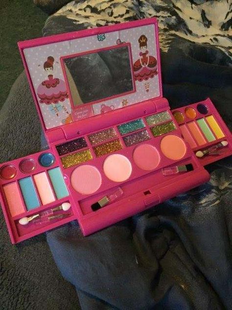 KIDCHEER Children Cosmetic Set Makeup Kit. Water Soluble. Fun makeup kit with everything you need to become a fairy princess. Would recommend!  #makeupkit #kidsmakeupset #makeupset #kids #review #reviewer #productreview #productreviewer  http://www.amazon.com/gp/product/B07DNNTC1F Kids Make Up Set, Childhood Art, Makeup Kit For Kids, Fun Makeup, Cosmetic Sets, Kids Makeup, Fairy Princess, Fairy Princesses, Professional Makeup Artist