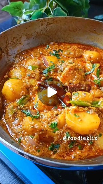 FoodieKlix 🧿 on Instagram: "Jabardast Aloo Bhuna Masala

Save for later use❤
Like, Comment & Share
✳️❇️➖Follow➖❇️✳️ @foodieklix
☑️Use #foodieklix  to get featured

Ingredients:-

Peeled & Cut Potatoes
3-4 Tbsp OIl
3 Green Cardamom
1 Inch Cinnamon
2 Dry Red Chillies
1 Tsp Jeera
2-3 Cloves
1 Badi elaichi
Salt
3-4 Black Pepper
2 Bay Leaf
3 Finely Chopped Onions
1 Tbsp Finely Chopped Garlic
1 Tbsp Grated Ginger
½ Tsp Turmeric Powder
1 Tsp Red Chilli powder
1 Tbsp Besan
3-4 Grated Tomatoes
1 Tsp Dhaniya Powder
1 Cup Dahi
Garam Masala
1 Tsp Sabji masala / Kitchen King masala
Hara Dhaniya
1 Tsp Kasuri Methi
2-3 Sliced Green Chillies
1 Sliced Onion
½ Sliced Capsicum

Recipe:-

Dry Roast 2 Dry Red chillies, 3 Hari Elaichi, 1 Inch Dalchini, 1 Tsp Jeera, 1 Tsp Salt, Tej patta, 1 Badi Elaichi, 3-4 Bl Capsicum Recipe, Rajma Masala Recipe, Masala Kitchen, Capsicum Recipes, Kasuri Methi, Sliced Onion, Tiffin Recipe, Green Cardamom, Aloo Recipes