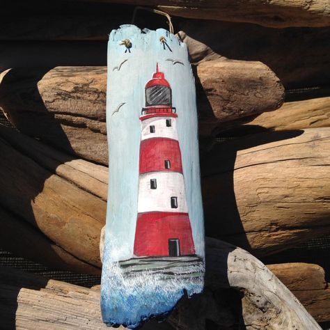 Painted Driftwood, Driftwood Projects, Lighthouse Painting, Lighthouse Art, Driftwood Crafts, Rock Painting Designs, Pallet Art, Beach Crafts, Rock Painting Art