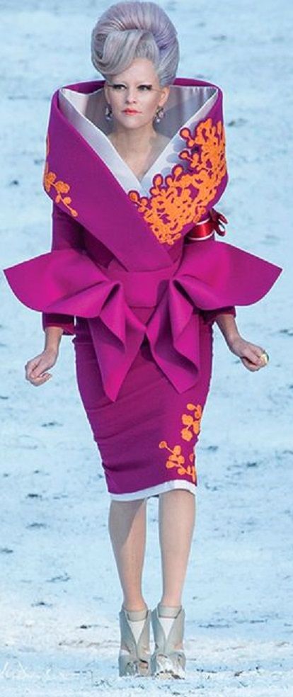 Effie Trinket Costume, Capitol Fashion, Hunger Games Effie, Hunger Games Capitol, Capitol Couture, Hunger Games Fashion, Effie Trinket, Cinderella Costume, Hallowen Costume