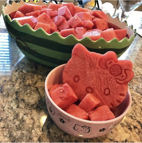 Hello Kitty Watermelon, Aesthetic Hellokitty, Cute Snacks, Kitty Party, Hello Kitty Party, Summer Watermelon, Fruit Tray, Food Cravings, Cute Food