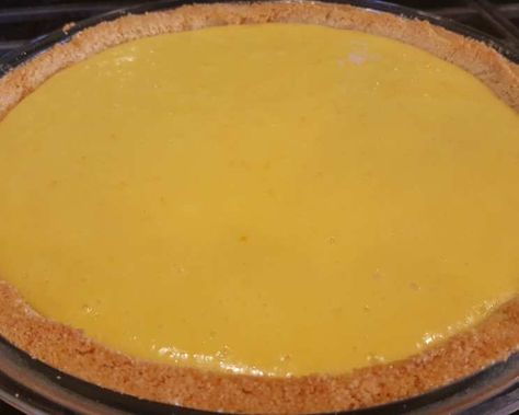 Sour Orange Pie Recipe, Sour Orange Pie, Bakery Cheesecake, No Bake Lemon Pie, Orange Pie, Lemon Cream Pies, Lime Pie Recipe, Sour Orange, Country Recipes