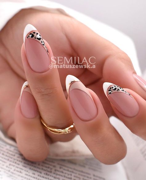 12 Trendy French Tip Nails Designs - Emerlyn Closet Grafic Nails Design, New French Tip Nail Designs, Sunflower Nails, French Tip Nail Designs, Leopard Nails, Almond Acrylic Nails, Tip Nails, Oval Nails, Classy Nails