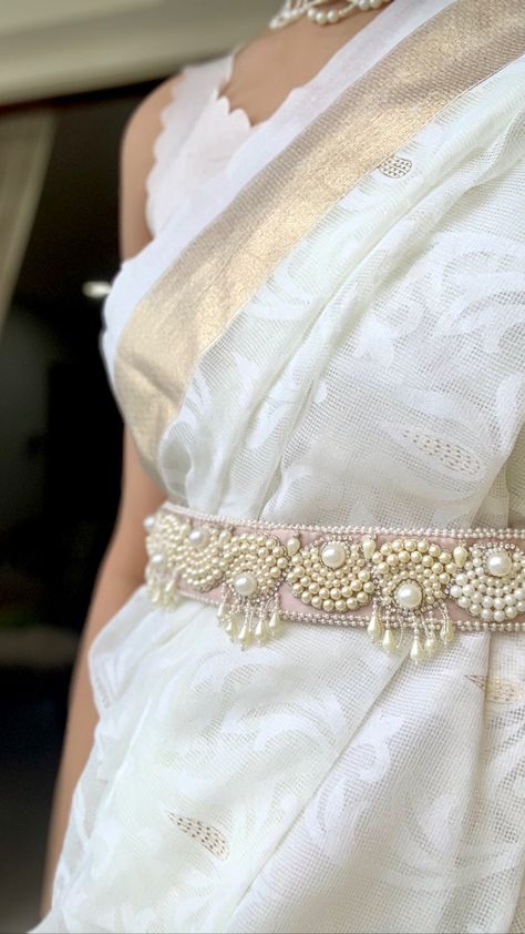 Embroidered Belts and Jewelry Kamarpatta On Saree, Maggam Hip Belt Design, Diy Saree Belt, Belt Design For Saree, Belt Work Design, Hand Work Belt Design, Saree Belt Designs Diy, Aari Belt Design, Belt Design For Dress