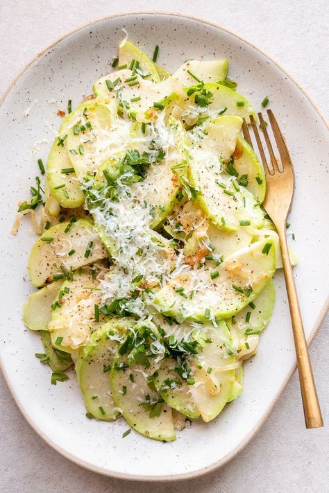 Bring a New Side Dish to the Table With This Garlic Chayote Squash Vegan Chayote Recipes, Roasted Chayote Squash Recipes, Coyote Squash Recipes, Keto Chayote Recipes, Chayote Salad Recipes, How To Cook Chayote Squash, Chayote Recipes Mexican, Carnivore Side Dishes, Chayote Squash Recipes