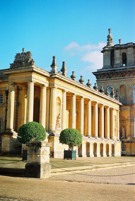 Exploring Bleinham Palace in England | photography by http://urskadomen.si/en/ Bleinham Palace, Shaun Evans, England Photography, Blenheim Palace, Stately Homes, Ancient Buildings, Manor Houses, Stately Home, Manor House