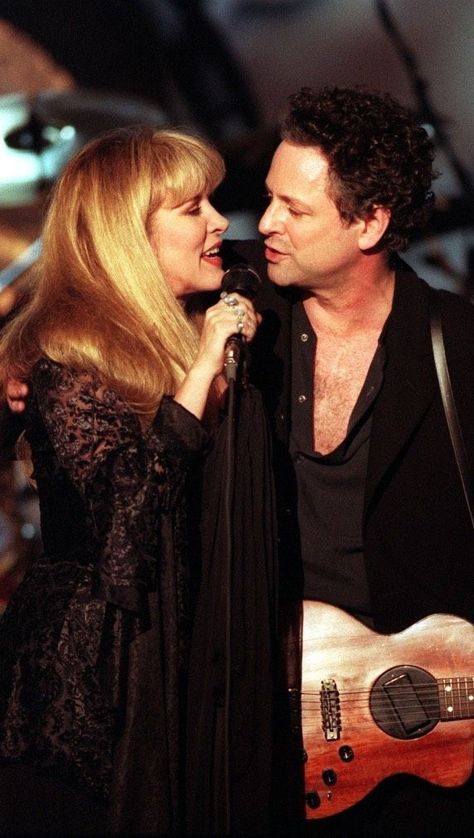 Stevie Nicks And Lindsey Buckingham, Stevie Nicks Lindsey Buckingham, Frozen Love, Buckingham Nicks, Denise Austin, Lindsey Buckingham, Stevie Nicks Fleetwood Mac, Warner Bros Studios, Boy Meets Girl