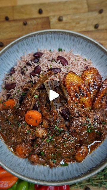 Kay on Instagram: "FALL OF THE BONE JAMAICAN INSPIRED BROWN STEW LAMB CHOPS WITH BUTTERBEANS 🇯🇲🚀🏆🚦🎯🚀🤯💥💸🔥🥵🤤. Succulent juicy lamb ribs marinated in amazing Jamaican seasonings, then cooked down in a rich full of flavour broth infused with thyme, scotch bonnet and garlic. Threw in some butterbeans and carrots. Perfect dinner meal. ABSOLUTELY DELICIOUS! . . DM FOR MORE INFO TO GET MY DAILY RECIPES. (Comes with my rice and recipe) . . #brownstewlamb #stew #caribbean #caribbeanfood #dancehall #recipes #lambchops #california #nevada #miami #atl #nyc #philly #brooklyn #usa #explorepage" Jamaican Lamb Chops, Lamb Chop Stew Recipe, Brown Stew Lamb Chops, Curry Lamb Stew Recipes, Lambchop Recipes Dinners, Lamb Chops Meal, Lamb Chops Dinner, Lamb Chop Dinner Ideas, Lamb Roast Recipes