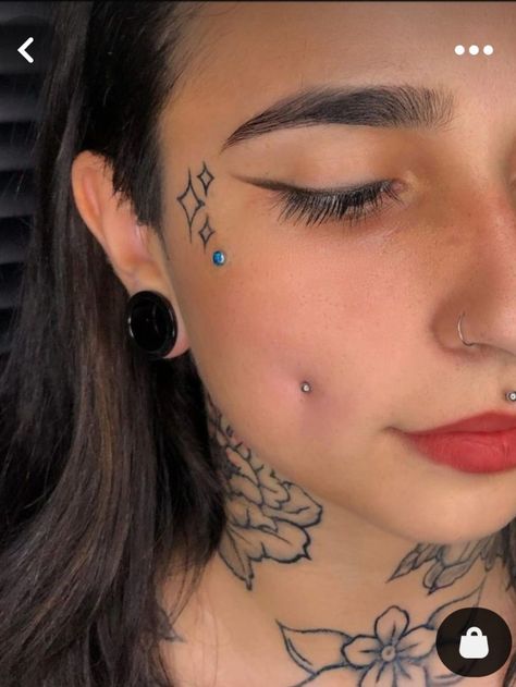 Cheek Bone Piercing, Cheek Piercing Dimples, Unique Piercings Face, Cute Piercings Face, Piercing Ideas Face, Cheeks Piercing, Girl Piercings, Cheek Piercing, Piercings Cheek