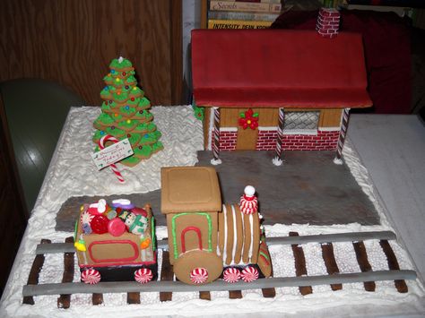 Train Station Gingerbread House, Gingerbread Train Station, Gingerbread Train, Celebrity Portraits, Cooking With Kids, Train Station, Christmas Activities, Gingerbread House, Gingerbread