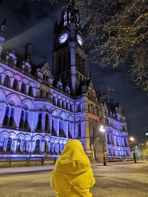 22 Famous Landmarks in Manchester, UK, that you must see - BeeLoved City Manchester England Travel, Manchester Landmarks, Things To Do In Manchester, Traveling Board, Manchester Town Hall, Manchester Cathedral, Midland Hotel, Manchester Central, Visit Manchester