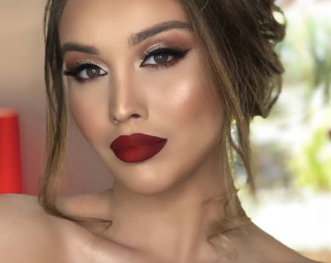 Burgundy Lip Bridal Makeup, Make Up Looks For Maroon Dress, Burgundy Lips Makeup Wedding, Wedding Makeup Deep Red Lips, Bridal Makeup Maroon Lips, Formal Black Dress Makeup Red Lips, Dark Red Lipstick Wedding Makeup, Dark Red Lip Bridal Makeup, Bride Makeup Bold Lip