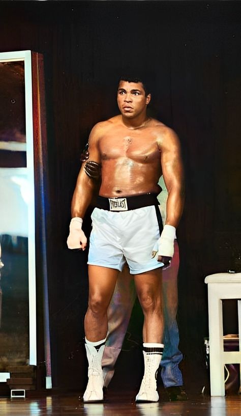 Mighty Mike, Muhammad Ali Boxing, Muhammad Ali Quotes, King Picture, Boxing Images, محمد علي, Mohamed Ali, Legendary Pictures, Muhammed Ali