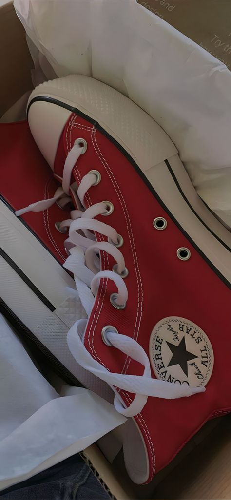 Converse With Platform, Hyunjin Boyfriend Material Wallpaper, Red Converse Aesthetic, Converse Platform Outfit, All Star Aesthetic, Hyunjin Boyfriend Material, Platform Converse Outfit, Red Converse Outfit, Hyunjin Boyfriend