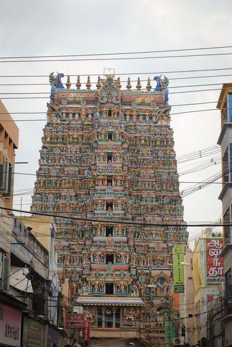 The beautiful Meenakshi Temple, Madurai, #India #travel Meenakshi Amman Temple, Temple Images, Meenakshi Temple, Joker Tattoos, Meenakshi Amman, Colour Architecture, India Inspired, Vintage India, Ancient India