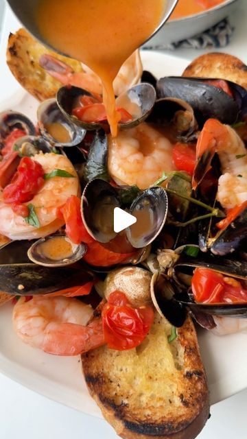 Giovanni Siracusa on Instagram: "🐚 Sautéed Mussels, Clams, & Shrimp 🍤  **Ingredients:** 🐚 1 lb Mussels 🦪 1 lb Clams 🍤 1/2 lb Shrimp 🧄 1 clove Garlic 🫒 4 tbsp Olive oil 🌿 Parsley 🍅 Handful of Cherry tomatoes 🧂 Salt to taste 🍷 Splash of White wine  👨‍🍳**Instructions:** 1. Heat olive oil in a pan. Add garlic and a stem of parsley. 🧄🌿 2. Let the garlic and parsley infuse the oil with flavor. 🔥 3. Add mussels, clams, and halved cherry tomatoes to the pan. 🍅🐚🦪 4. Once the mussels and clams open, add the shrimp. 🍤 5. Splash in some white wine and cover the pan for a few minutes to cook the shrimp through. 🍷 6. Serve hot with a side of crusty bread. 🥖  ✨ Perfect with a glass of chilled white wine!🍷  🇮🇹Buon Appetito!  #seafood #clams #shrimp #mussels #seafoodlover #summerre Fish Casserole, Crab Legs Recipe, Seafood Dinners, Seafood Meals, Sea Foods, Shell Fish, Mussels Recipe, Seafood Recipes Healthy, Best Seafood Recipes