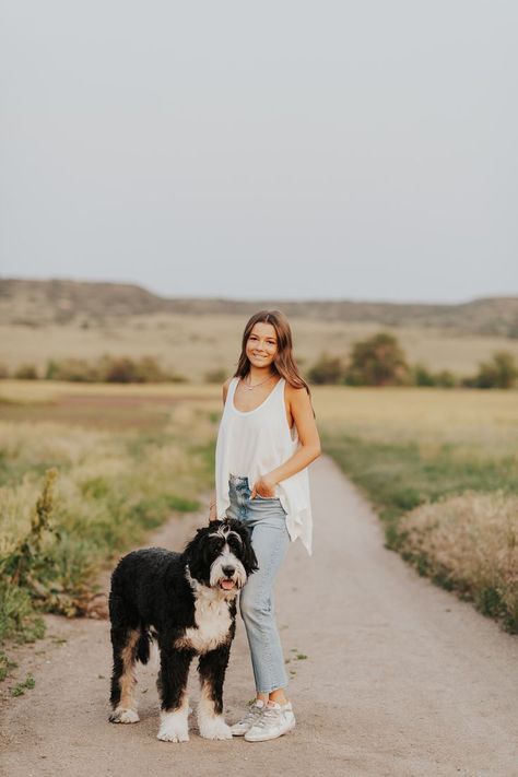 Dog Owner Photoshoot, Senior Year Graduation, Pretty Senior Pictures, Dog Family Pictures, Family Dog Photos, Pet Photography Poses, Dog Photography Poses, Portrait Outfits, Senior Portrait Outfits