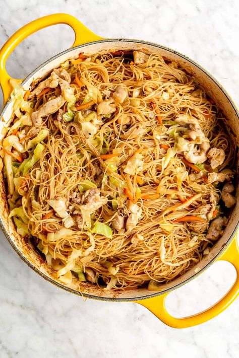 Authentic Chicken Pancit Recipe - Fed & Fit Chicken Pancit Recipe, Chicken Pancit, Phillipino Food, Pancit Recipe, Chicken Broth Recipes, Filipino Dish, Authentic Chinese Recipes, Chinese Cooking Recipes, Dinner Rolls Recipe