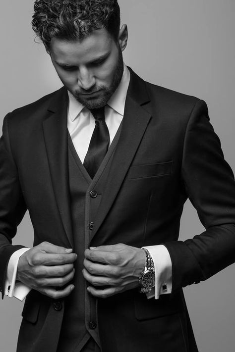 Men Dark Photography, Male Portrait Poses Indoor, Man In Suit Photography, Business Photoshoot Men, Mens Headshots, Business Foto, Business Man Photography, Man Pose, Male Headshots