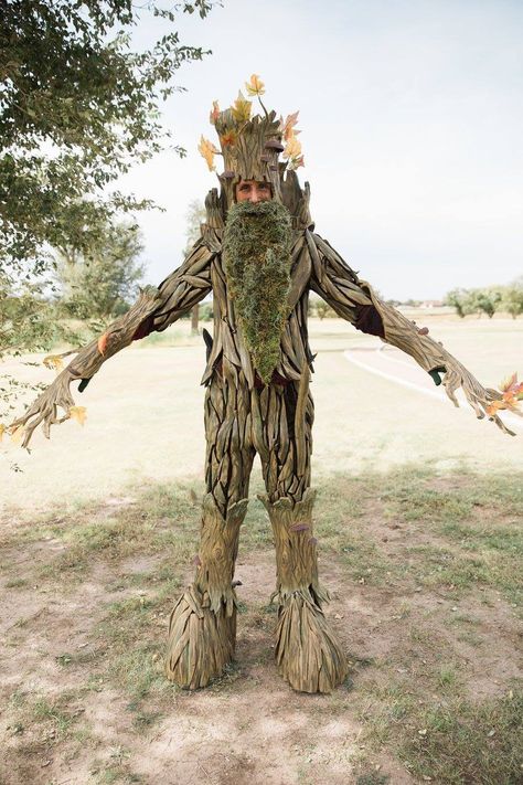 Green Man Costume Diy, Tree Beard Costume, Tree Costume Men, Tree Ent Costume, Ent Cosplay, Treebeard Costume, Nature Halloween Costume, Hobbit Cosplay, Cartoon Halloween Costumes