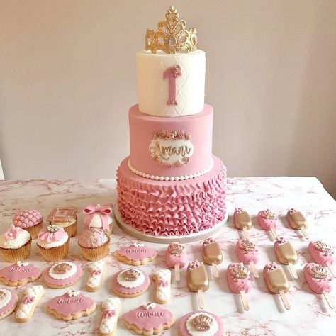 One-ce Upon A Time 1st Birthday, Princess 1st Birthday Cake, Girls First Birthday Cake, 1 Year Birthday, Princess Birthday Cake, Bakery Ideas, Cake Fondant, Princess Cake, 1st Birthday Cake