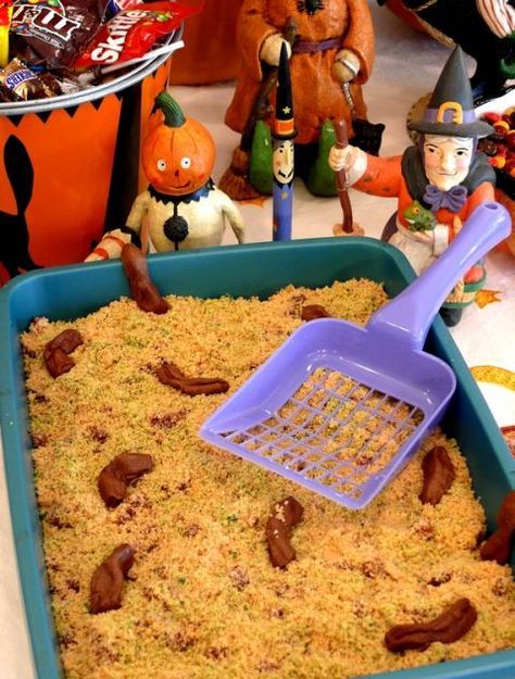 Kitty Litter Cake Gross Halloween Foods, Kitty Litter Cake, Scary Halloween Food, Cake Halloween, Gross Food, Kitty Litter, Chat Halloween, Halloween Cake, Halloween Dinner