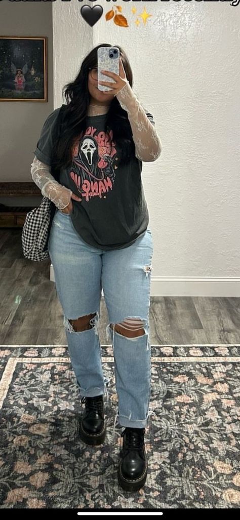 Grunge Outfits Thick, Plus Size Singer Outfits, T Shirt With Lace Underneath, Goth Grunge Outfits Plus Size, Curvy Grunge Outfits 90s, 90s Alternative Fashion Plus Size, Plus Style Inspiration, Plus Size Winter Outfits 2025, Welcome To Rockville Outfit