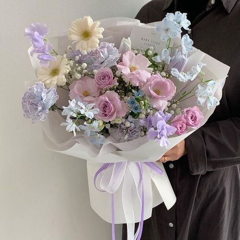 Flower Boquet, Flower Bouquet Diy, Prettiest Bouquet, Boquette Flowers, A Bouquet Of Flowers, Flowers Bouquet Gift, Nothing But Flowers, Flower Therapy, Beautiful Bouquet Of Flowers