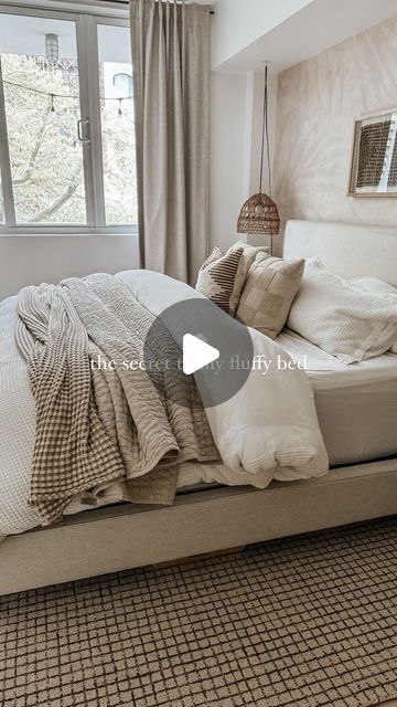 Chelsea Alysa | Home & Lifestyle | Miami, Fl on Instagram: "the secret to my fluffy bed ☁️

Select a down comforter LARGER than your duvet cover. typically by one size. 

My down comforter is super king 120”x120” and this particular Amazon duvet cover is a cali king size but you can also do the oversized option. Or I LOVE @onequince duvet covers. Their biggest size is a king/cali king option that pairs well with the super king comforter and drapes a king bed nicely. 

Comment SHOP for links! 

▫️follow @groundedinneutral for more cozy home content 
▫️shop my feed on LTK & Amazon Storefront - links are in my bio! 
 #neutralbedroom #bedroomdecor #bedding #makethebed #cozyhome #cozyvibes #neutralhomedecor ⁣⁣⁣

 neutral home decor, bedroom styling, cozy home, hygge, bedding, sheets, duvet, bed Hygge Bedding, Duvet Bed, Fluffy Bed, Bedroom Styling, Fluffy Bedding, Bedding Sheets, Neutral Bedroom, Down Comforter, Amazon Storefront