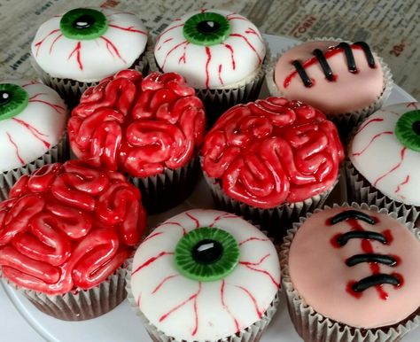 Halloween Cupcake Brain, Brain Layer Cake, Halloween Cupcakes Brain, Halloween Eyeball Cupcakes, Creepy Clown Cake, Eye Ball Cupcakes, Gory Halloween Cakes, Gory Desserts, Strawberry Halloween Cupcakes