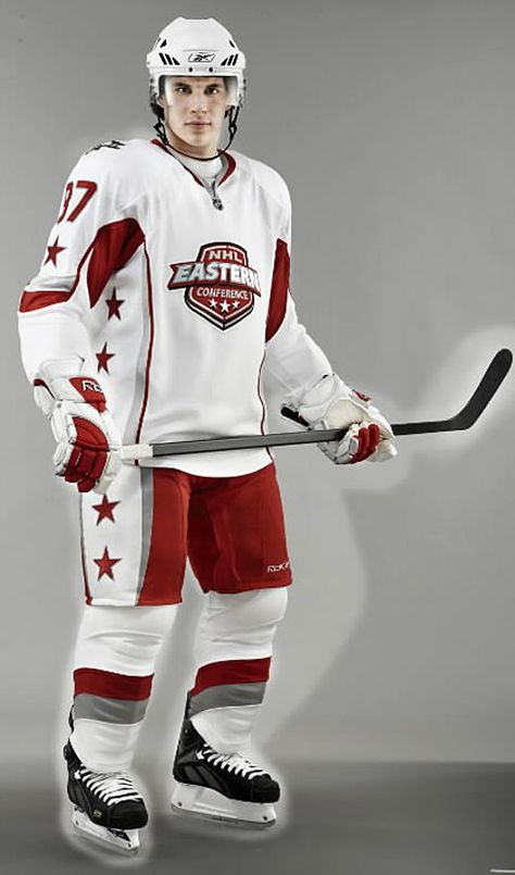 Hockey mask and other protective gear Hockey Uniform Design, Ice Hockey Outfit, Hockey Player Costume, Hockey Outfit, Canadian Hockey Players, Hockey Uniform, Hockey Outfits, Male References, Hockey Uniforms